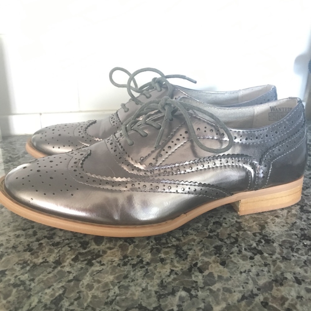 Silver Women’s Oxford Shoes Size 7